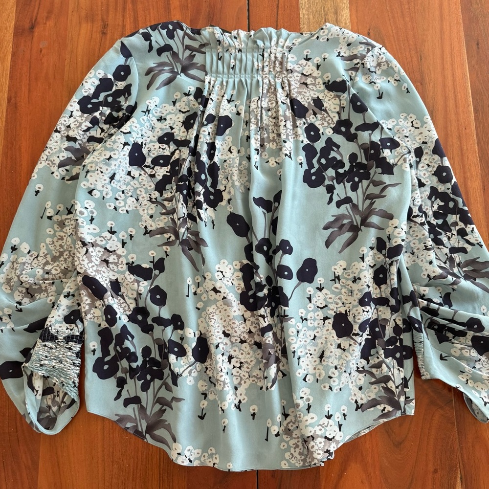 Rebecca Taylor Floral Print Silk Blouse in Blue and White - Picture 7 of 7